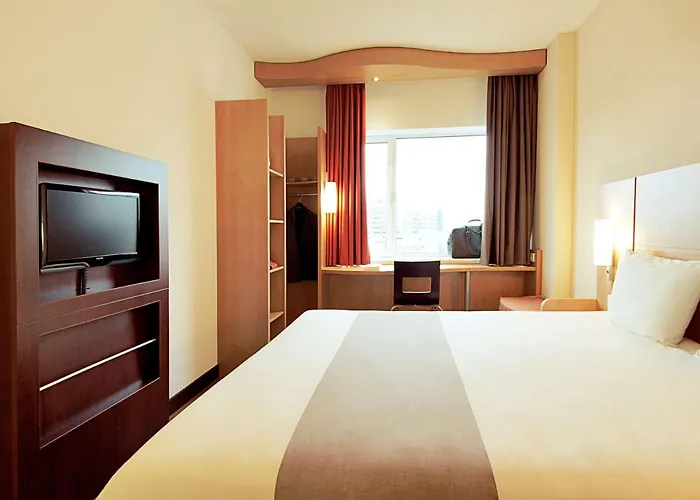 Top Hotels Near Capability Green in Luton