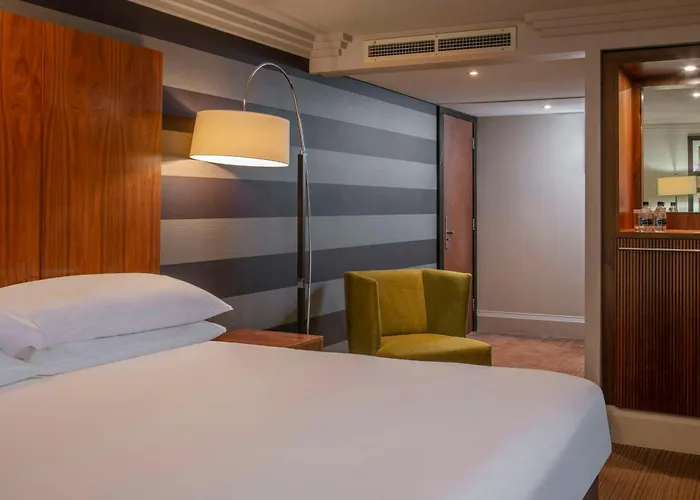 Best Hotels with Parking in Stratford-upon-Avon