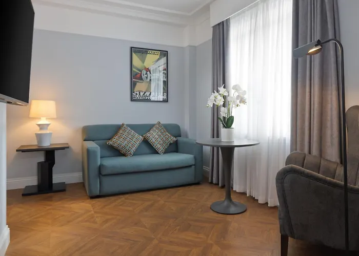 Top Hotels Near Leeds Bus Station for Easy Access