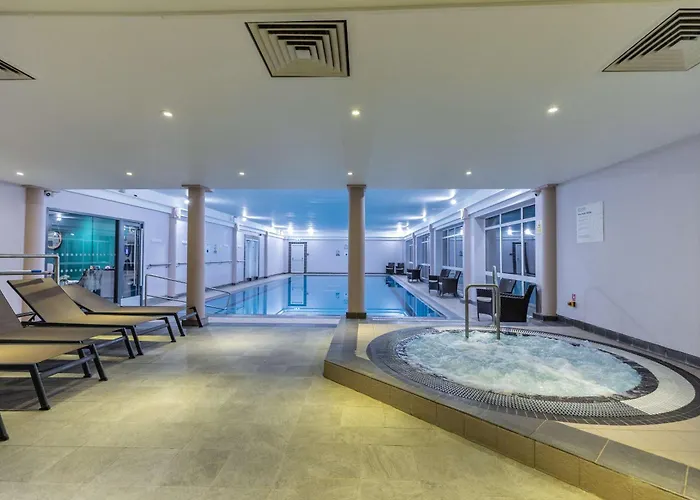 Top Hotels Near Bath Road for Unrivaled Comfort