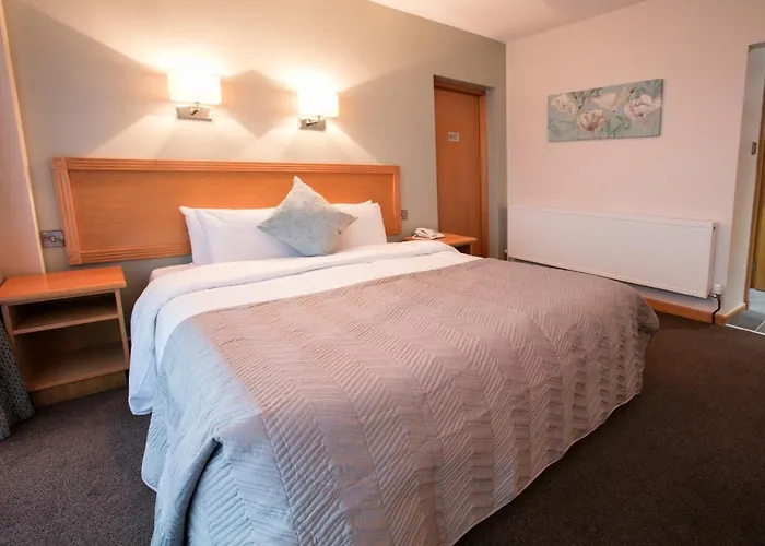 Top Hotels Belfast with Swimming Pool