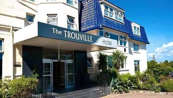 Dog-Friendly Hotels in Bournemouth: A Guide to Accommodations for You and Your Furry Friend