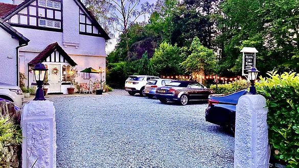 Find the Perfect Accommodations in Windermere UK: Top Hotels and Lodges