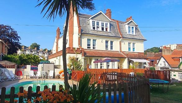Find Your Ideal Accommodation at Torquay Town Centre Hotels