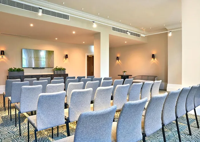 Top Hotels with Hot Tub in Vibrant Birmingham