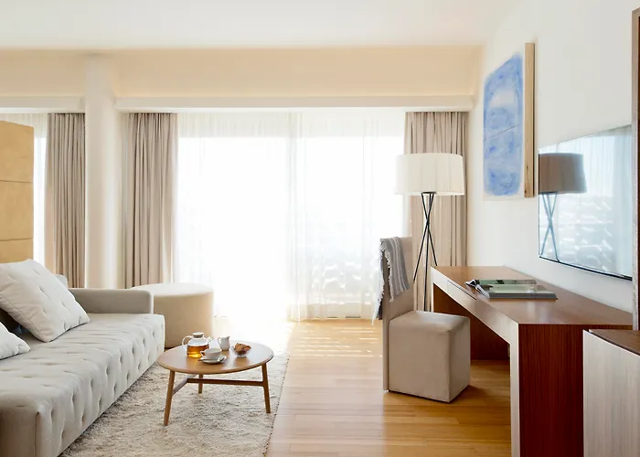 Mejores precios de hoteles para tu estancia en Ibiza