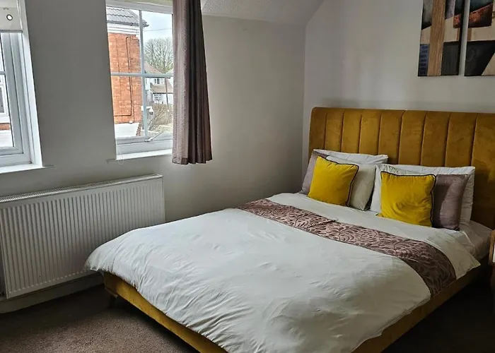 Top Accommodations Near the Historic Tamworth Castle