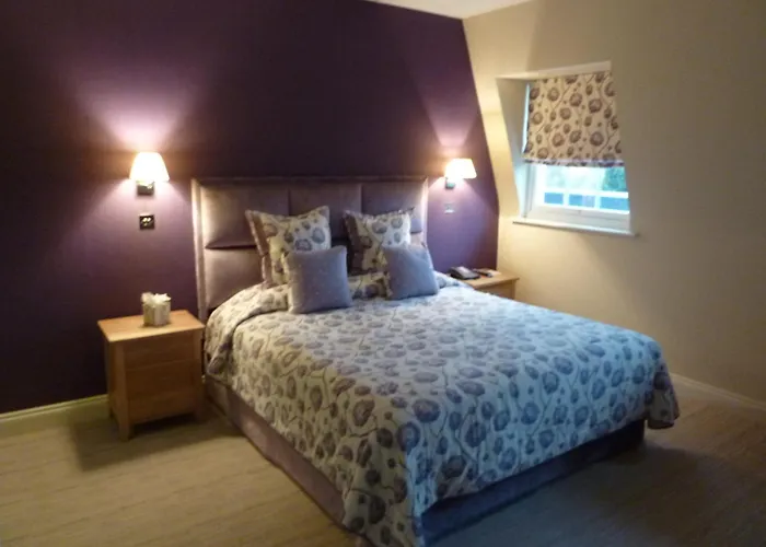 Top Hotels near Aveley Essex