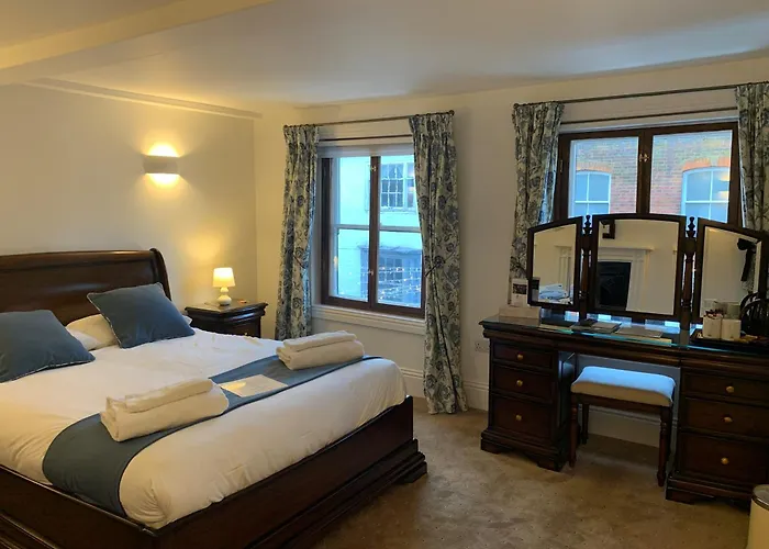 Best Hotels Near Canterbury Cathedral for Immersive Stay