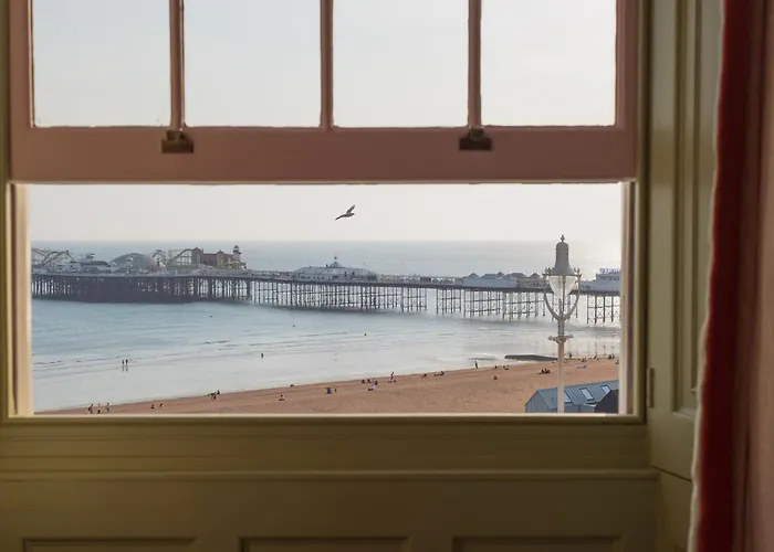 Top Romantic Hotels in Brighton with Jacuzzis