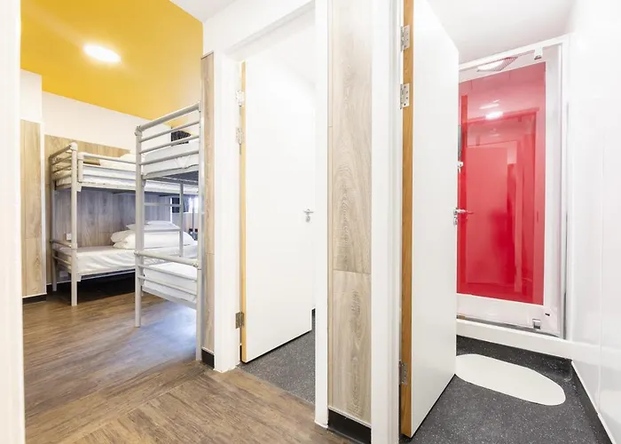 Top Hogmanay Hotels in Vibrant Glasgow