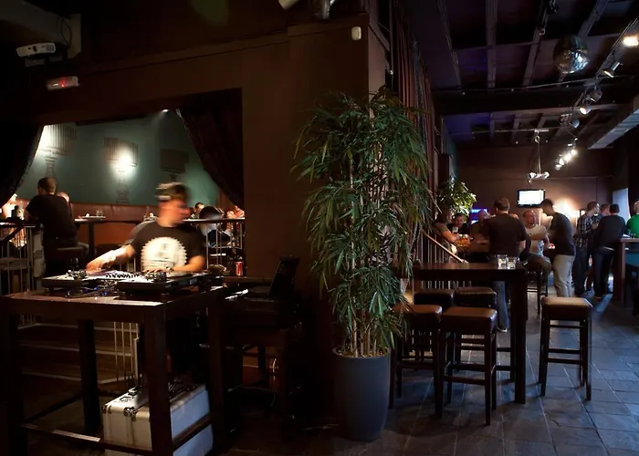 Top Hogmanay Hotels in Vibrant Glasgow